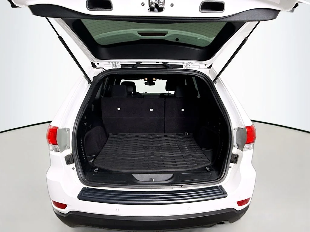 Used 2017 White Jeep Laredo image 25