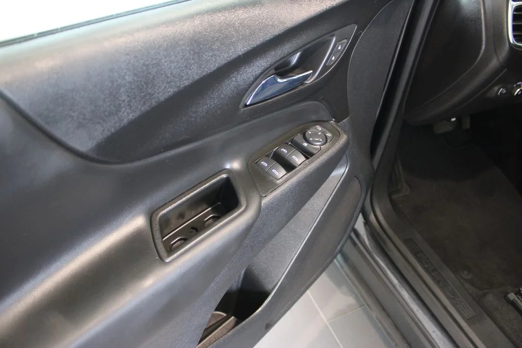 Used 2022 Gray Chevrolet LT image 30