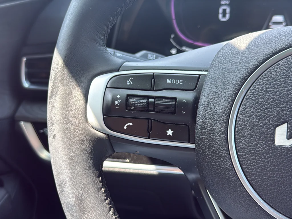 Used 2024 Green Kia X-Line image 16
