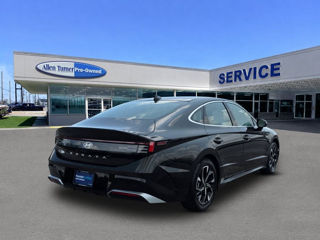 Used 2024 Onyx Black Hyundai SEL image 8