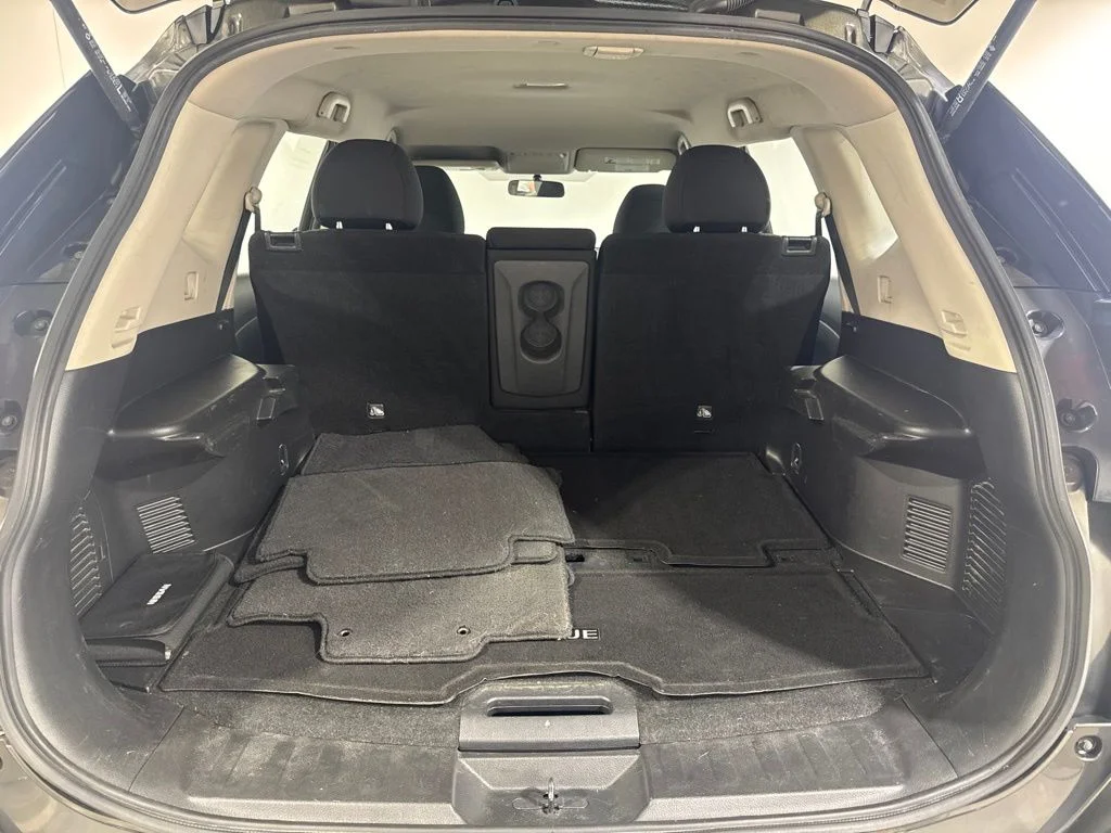 Used 2017 Midnight Nissan S image 28