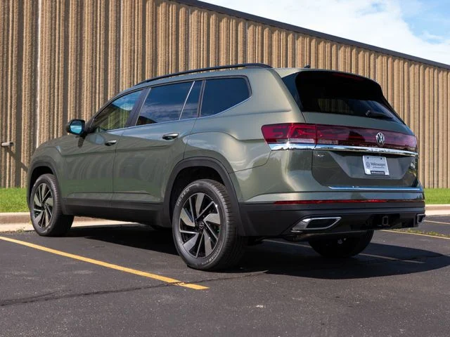 Used 2026 Green Volkswagen 2.0T SE w/Technology image 6