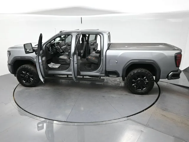 Used 2025 Sterling Metallic GMC AT4 image 40
