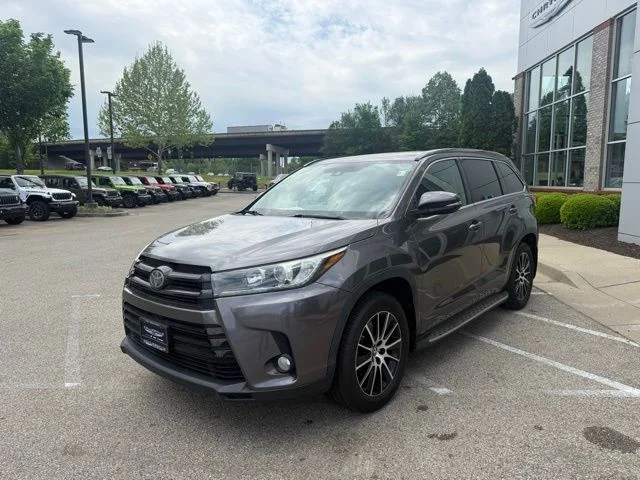 Used 2018 Toyota Highlander SE with VIN 5TDKZRFH0JS543525 for sale in Collierville, TN