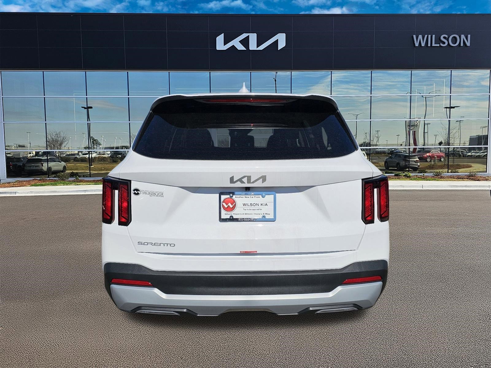 New 2025 Glacial White Pearl Kia LX image 4