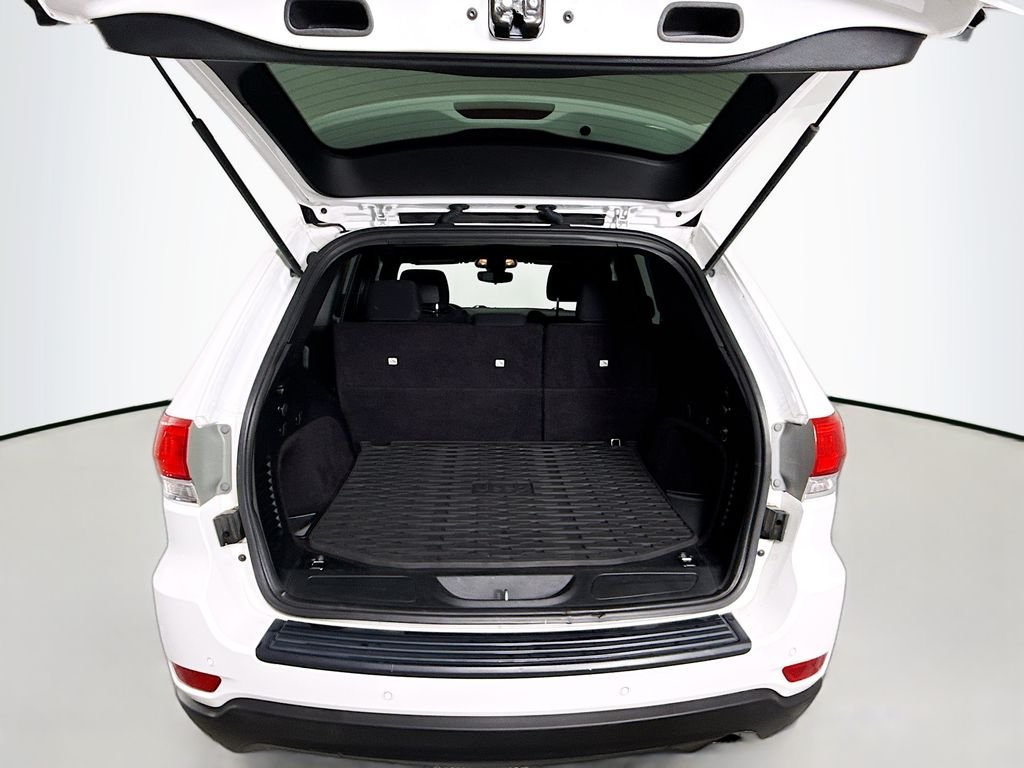 Used 2017 White Jeep Laredo image 25