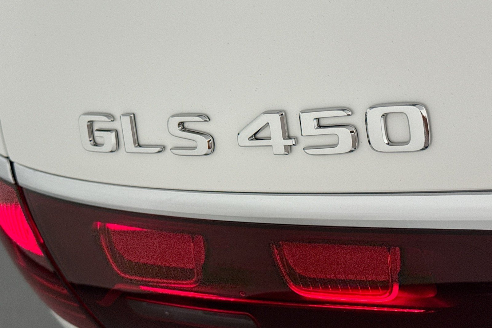 New 2026 Polar White Mercedes-Benz GLS 450 4MATIC® SUV image 9