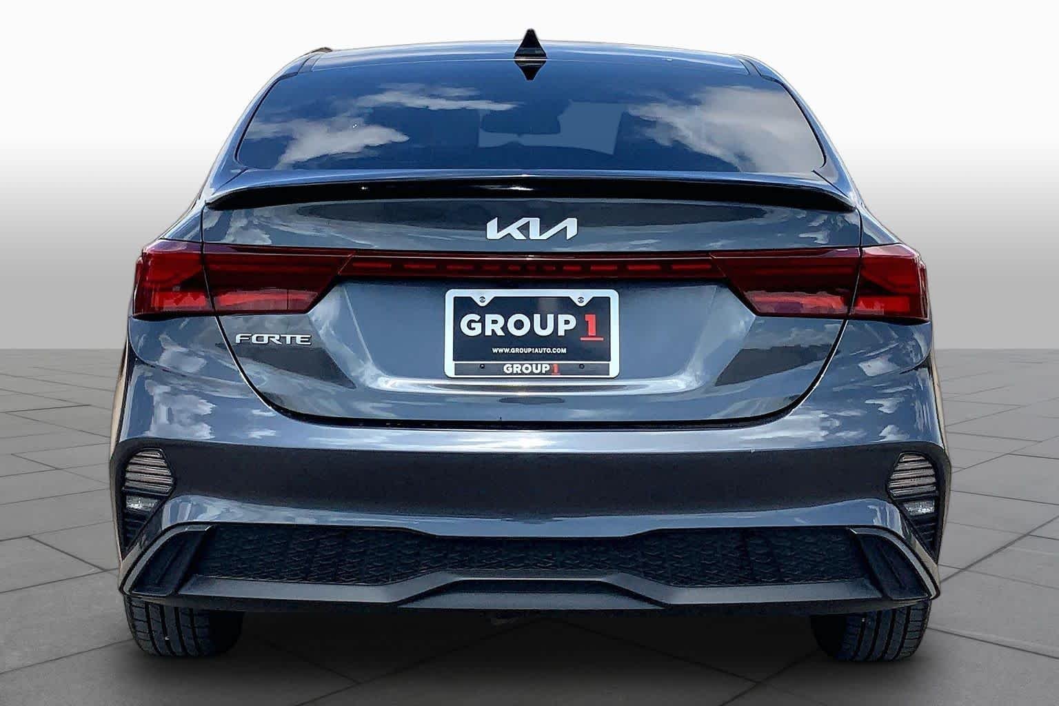 Used 2023 Gravity Gray Kia LXS image 5