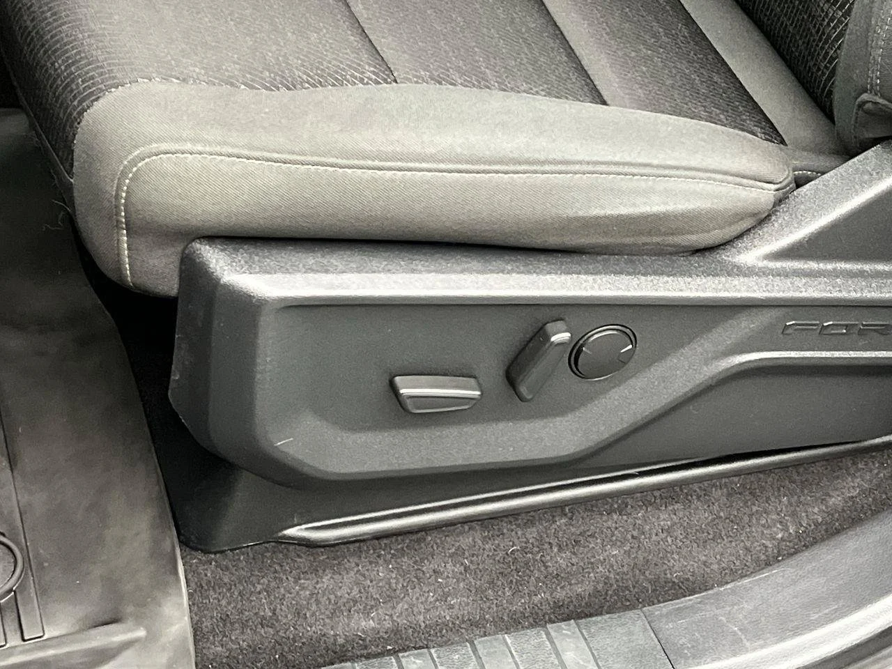 Used 2024 Black Ford XLT image 13