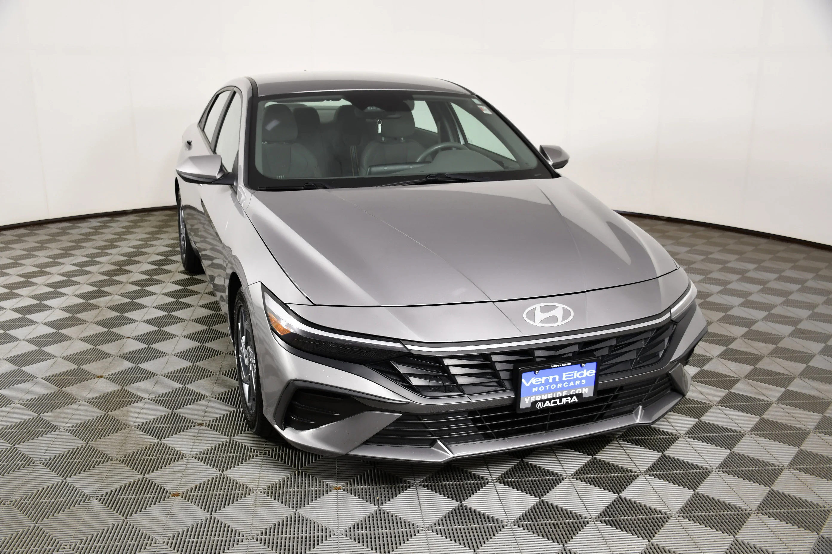 Used 2024 Fluid Metal Hyundai SEL image 3