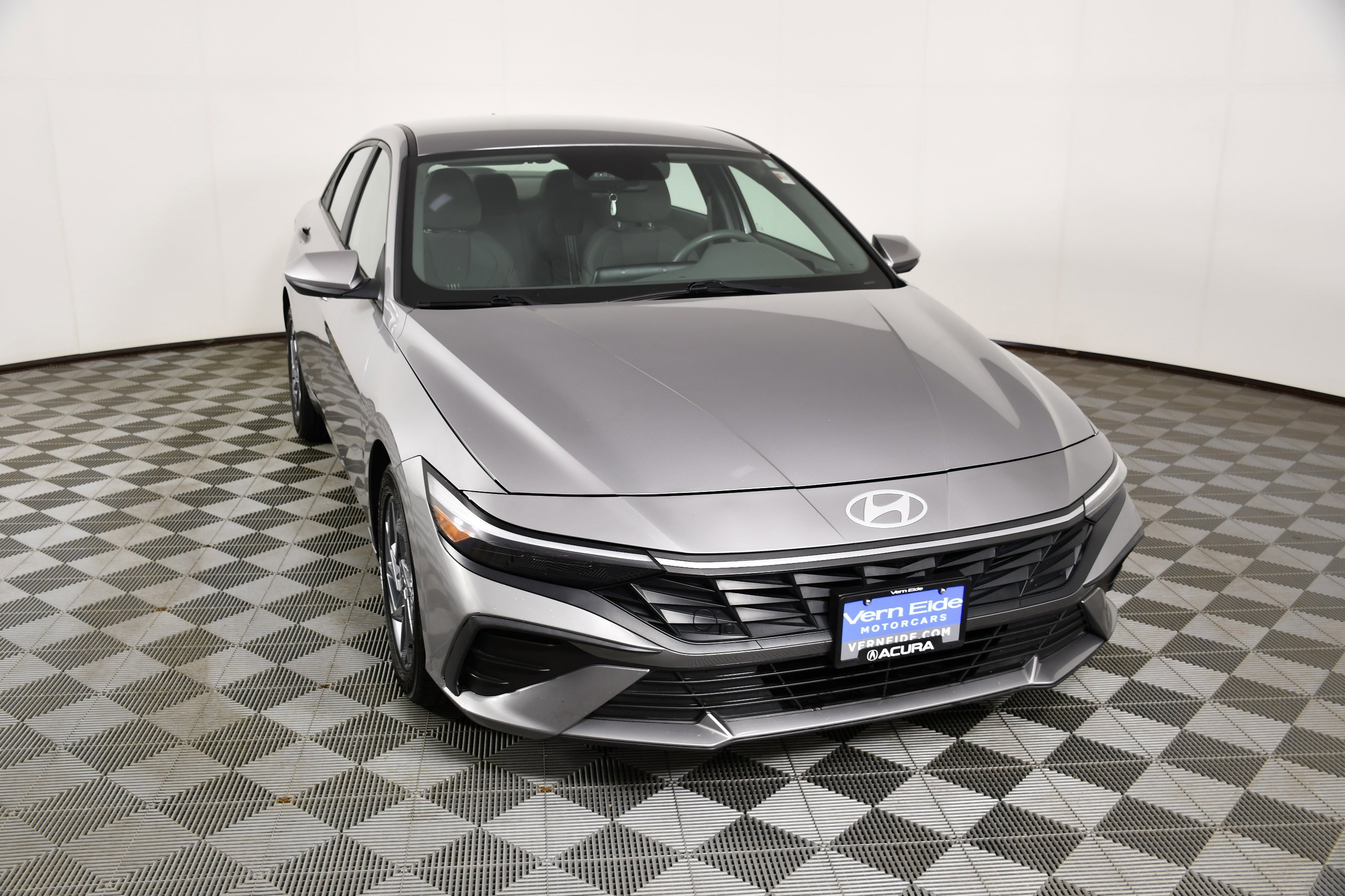 Used 2024 Fluid Metal Hyundai SEL image 3