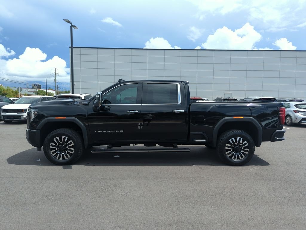 Used 2025 Black GMC Denali Ultimate image 4
