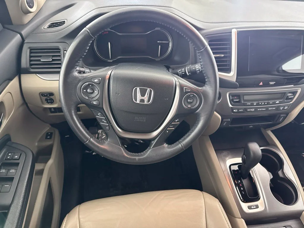 Used 2017 White Honda EX-L image 47