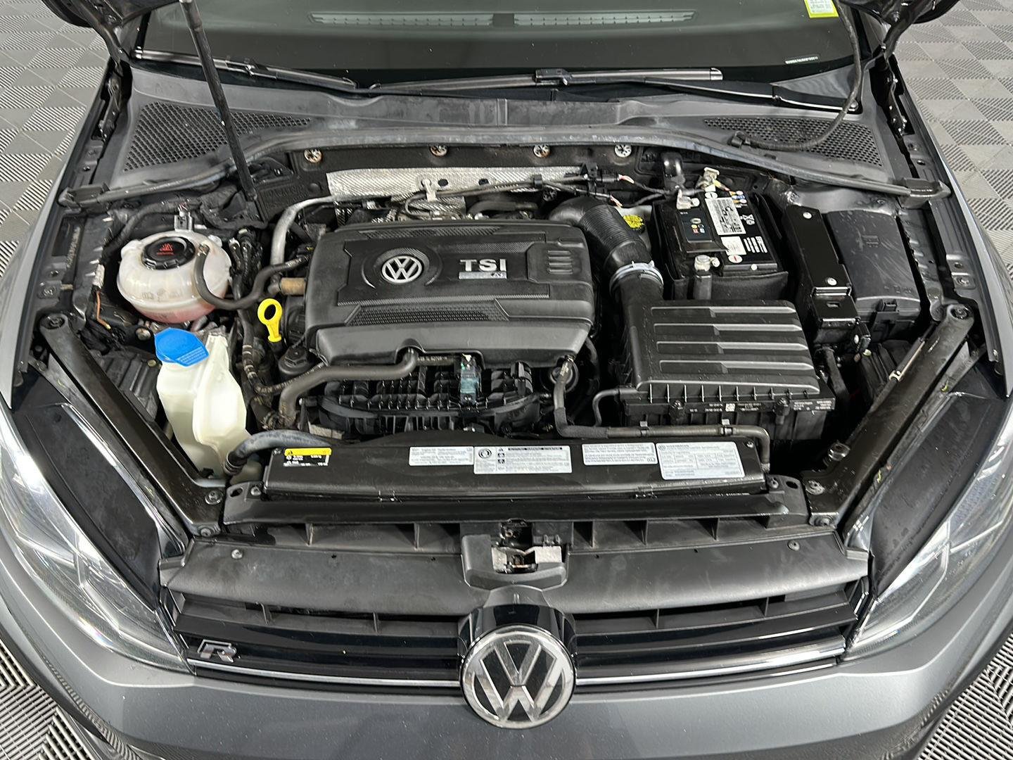 Used 2019 Indium Gray Metallic Volkswagen 4Motion image 20