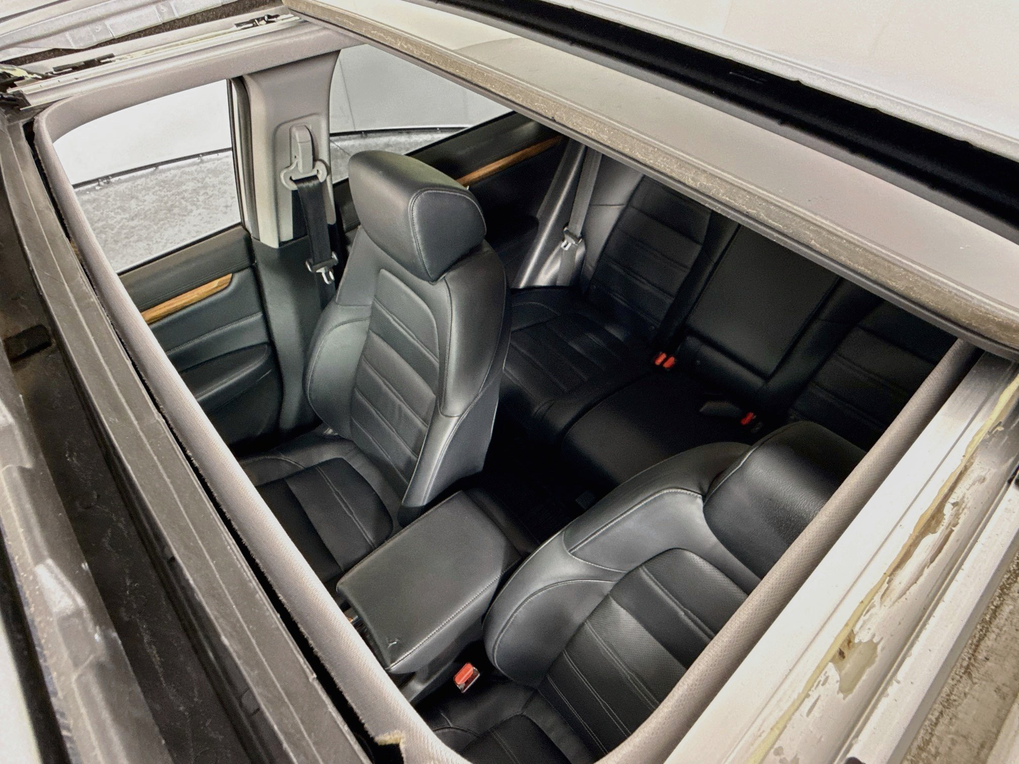 Used 2020 Lunar Silver Metallic Honda Touring image 22
