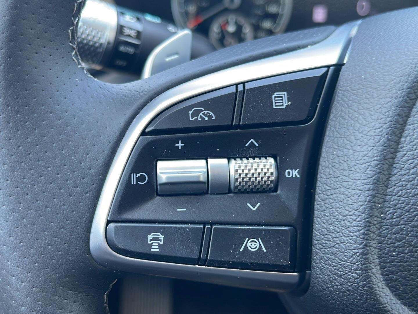 2026 GENESIS G70 Standard - Photo 21