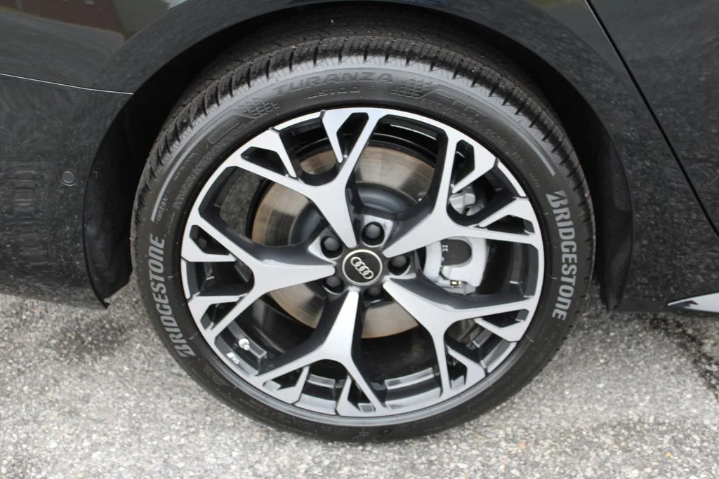 Used 2026 Green Metallic Audi Premium Plus image 36