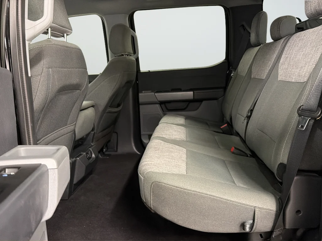Used 2023 Black Ford XLT image 27
