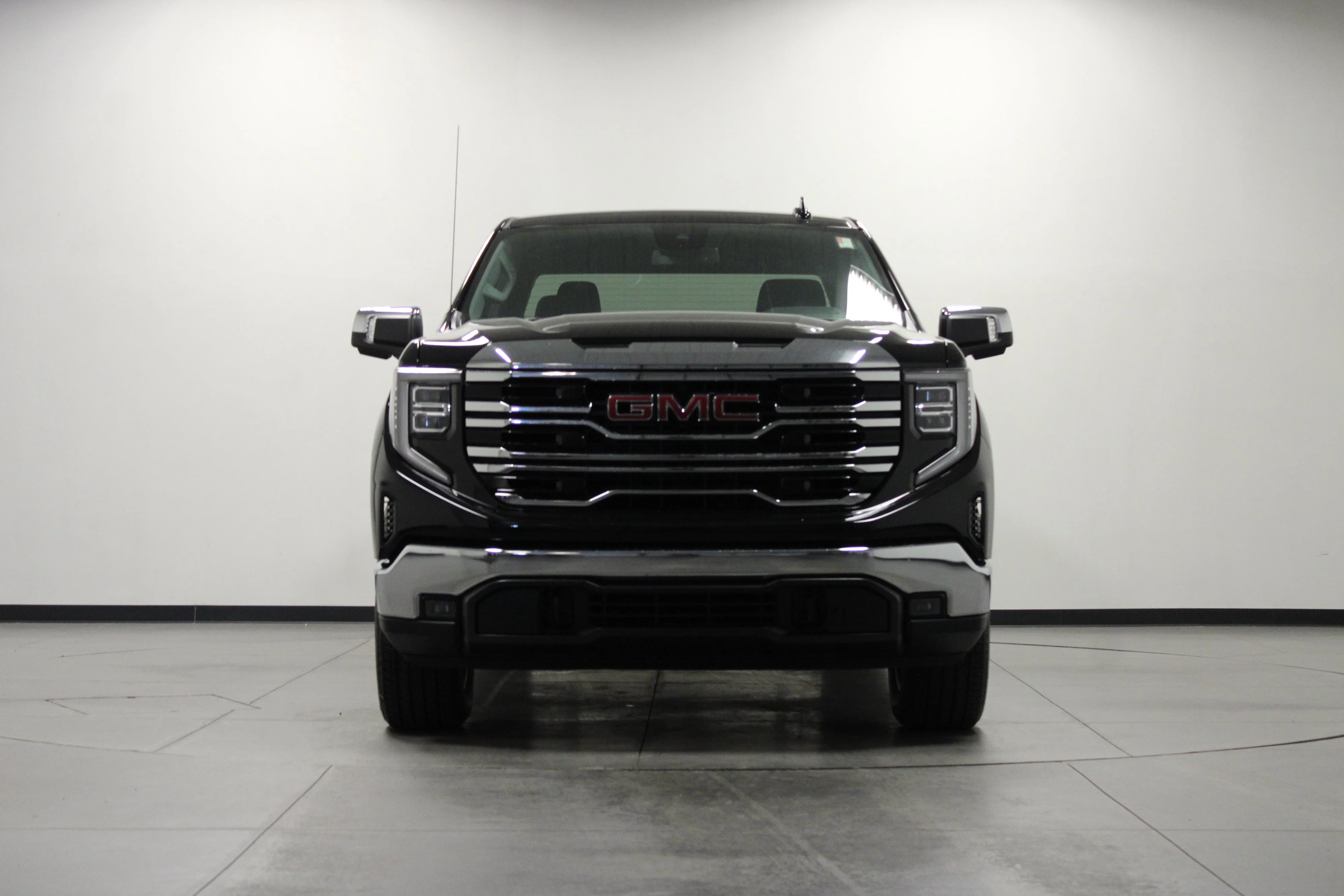 New 2026 Onyx Black GMC SLT image 9