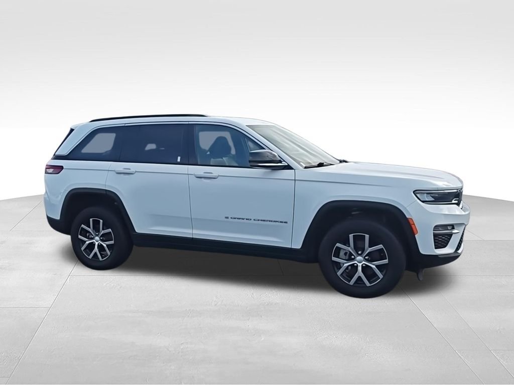 Used 2024 White Jeep Limited image 2