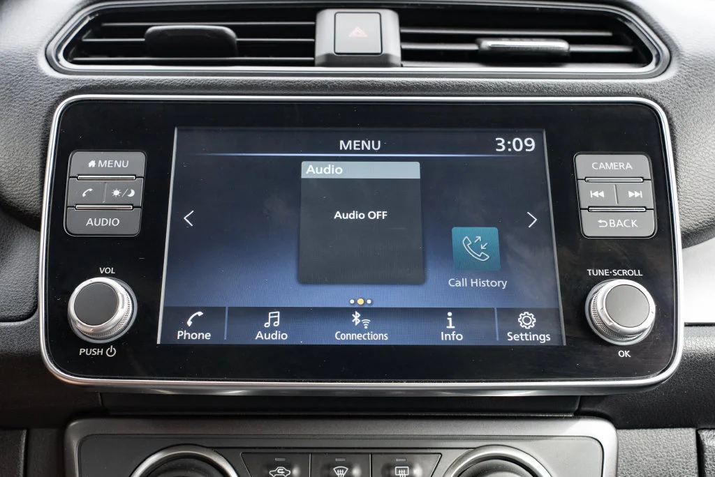Used 2025 Blue Nissan S image 16