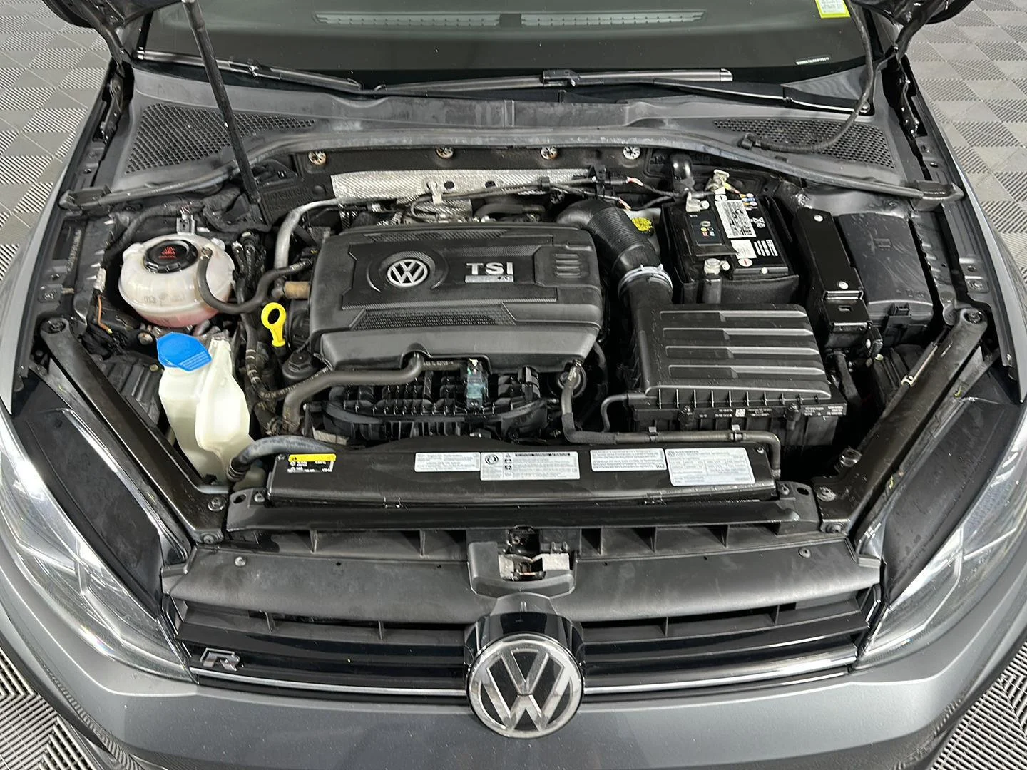 Used 2019 Indium Gray Metallic Volkswagen 4Motion image 20