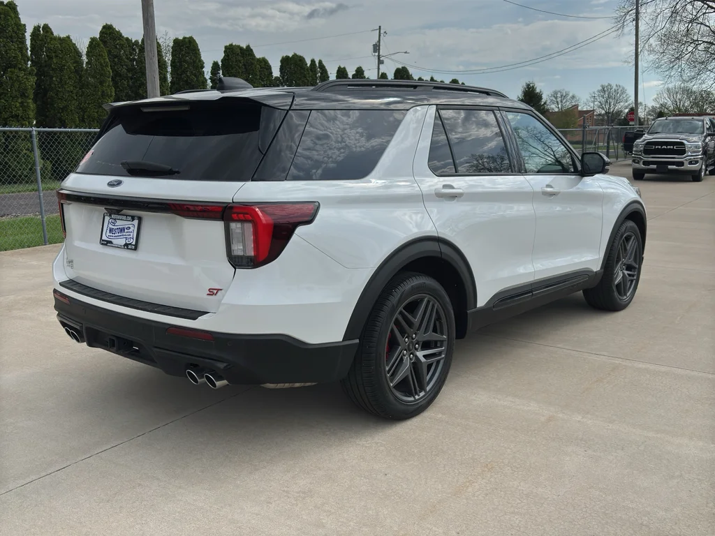 Used 2025 Star White Ford ST image 5