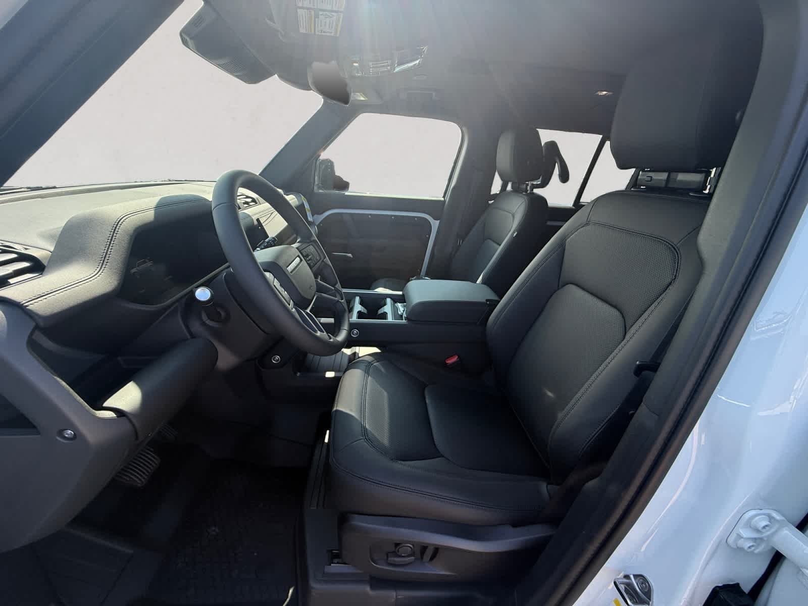 New 2026 Fuji White Land Rover S image 9
