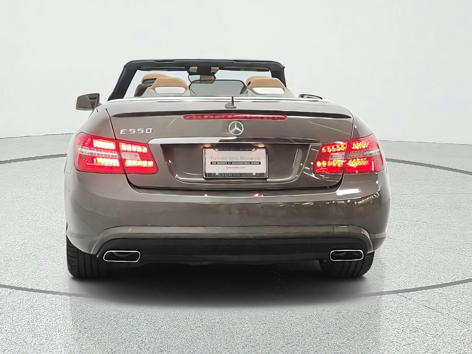Used 2011 Olivine Grey Mercedes-Benz 2dr Cabriolet E 550 RWD image 6