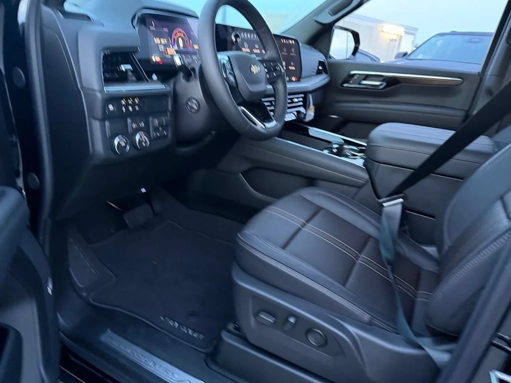 New 2026 Black Chevrolet High Country image 8