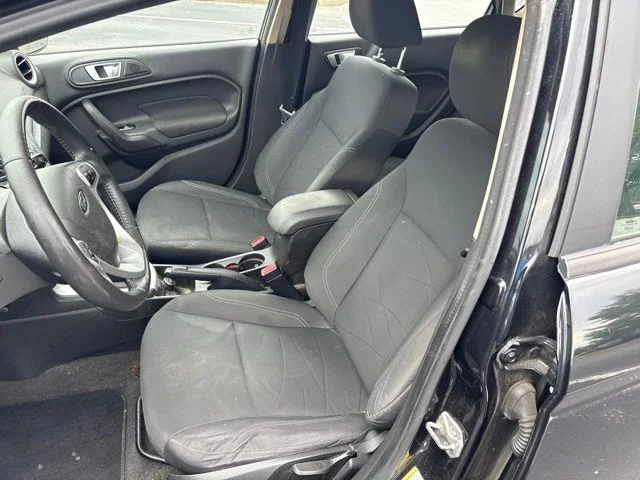Used 2015 Black Ford SE image 9