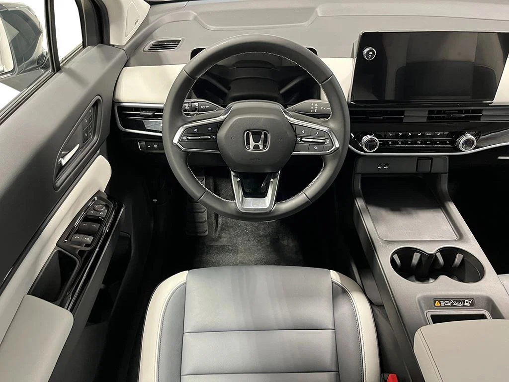 New 2026 Sonic Gray Pearl Honda Touring image 17