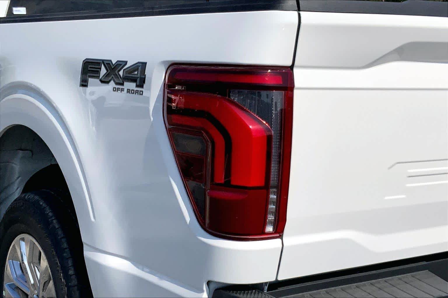 New 2026 Star White Metallic Tri-Coat Ford Lariat® image 11