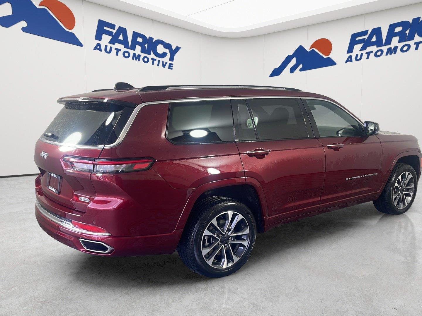 Used 2024 Velvet Red Pearlcoat Jeep Overland image 6