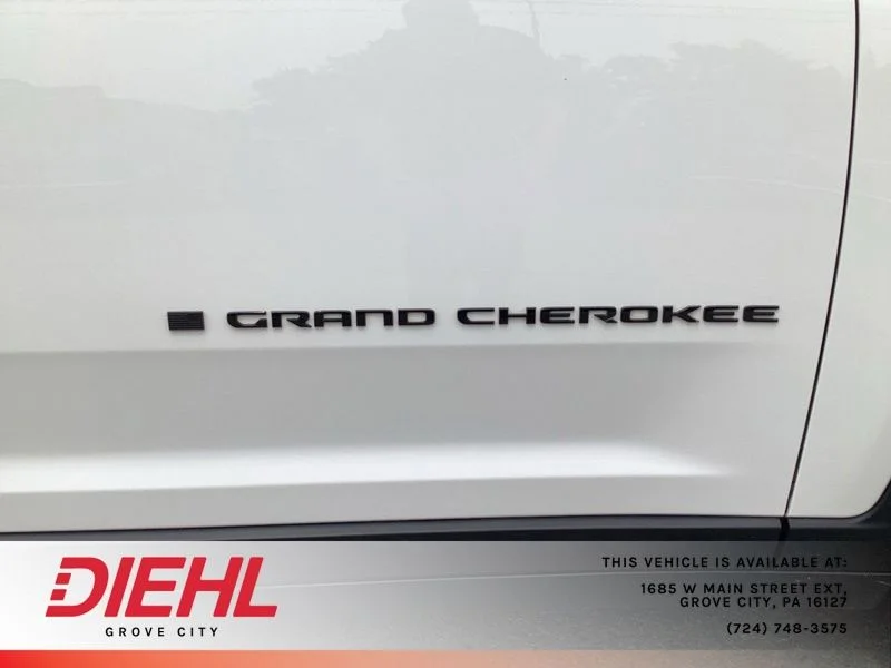 Used 2023 White Jeep Altitude X image 10