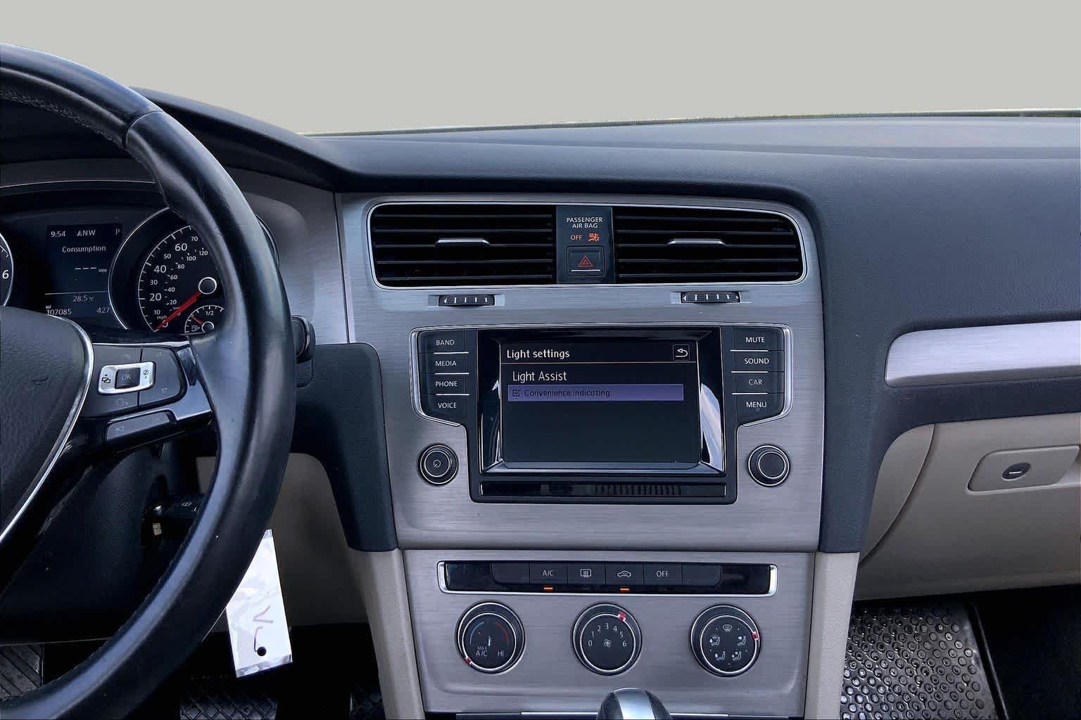 Used 2015 Pure White Volkswagen TSI S image 7