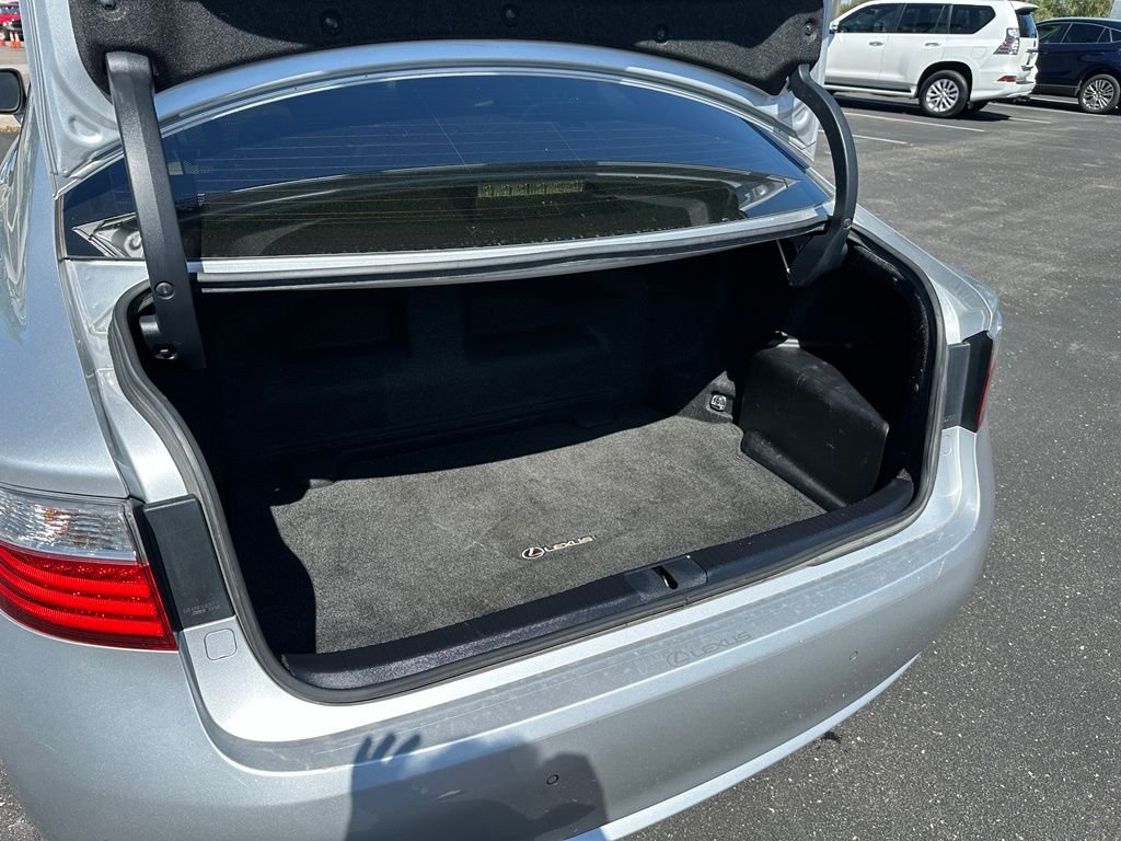 Used 2014 Silver Lexus 300h image 18