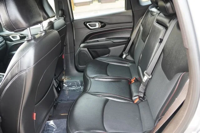 Used 2023 Silver Jeep Trailhawk image 17