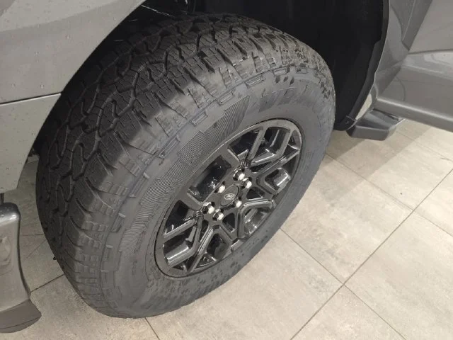 New 2026 Carbonized Gray Metallic Ford XLT image 46