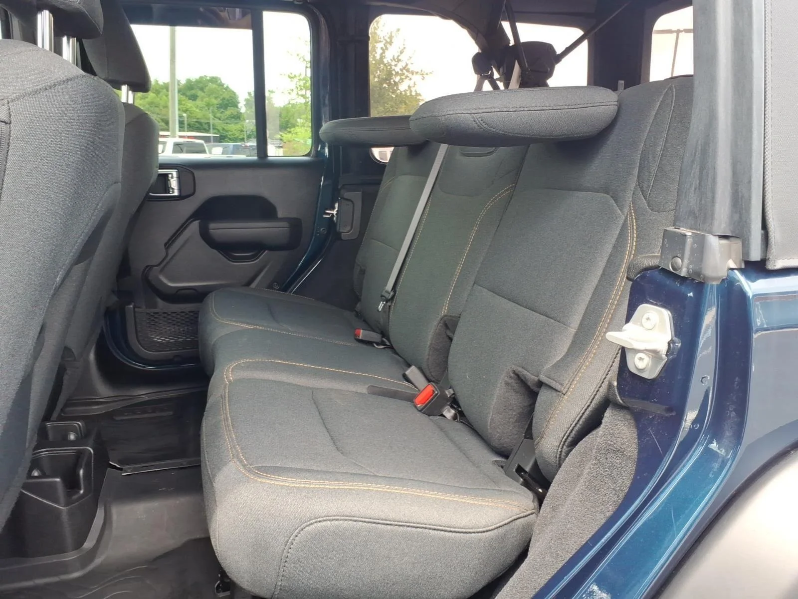 Used 2025 Fathom Blue Pearlcoat Jeep Sport S image 16