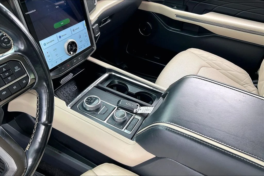 Used 2022 White Ford Platinum image 16