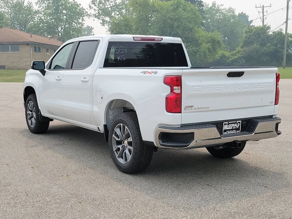 New 2026 Summit White Chevrolet LT (2FL) image 4