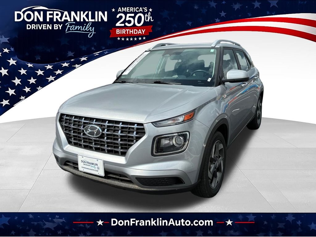 Used 2025 Silver Hyundai SEL image 1