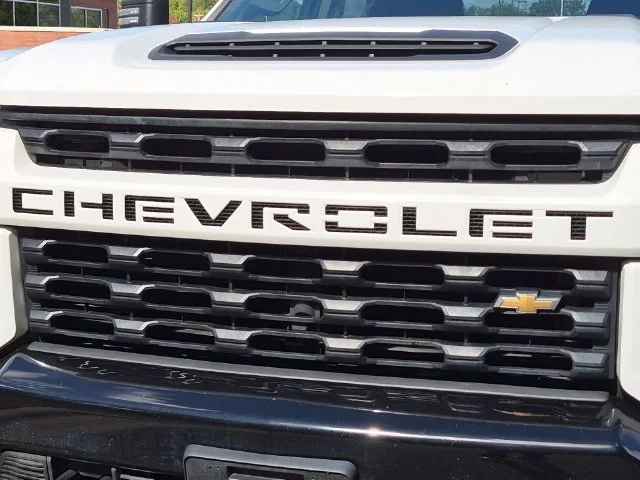 Used 2023 White Chevrolet Custom image 24