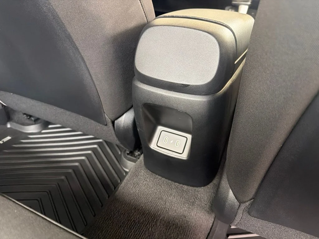 Used 2025 Gray Hyundai SEL Sport image 36