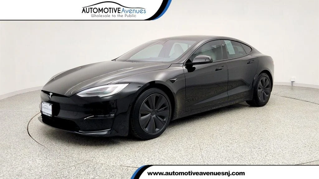 2022 Tesla Model S Plaid's photo