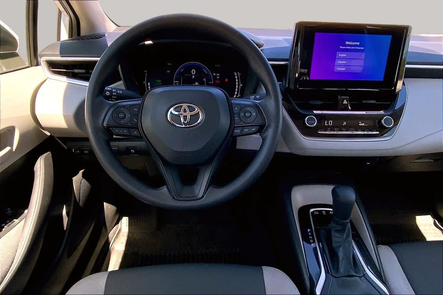 2026 Toyota Corolla LE - Photo 6