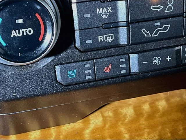Used 2017 Blue Ford Limited image 22