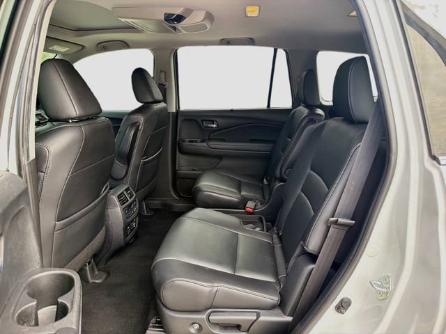Used 2021 White Honda Touring 7-Passenger image 22