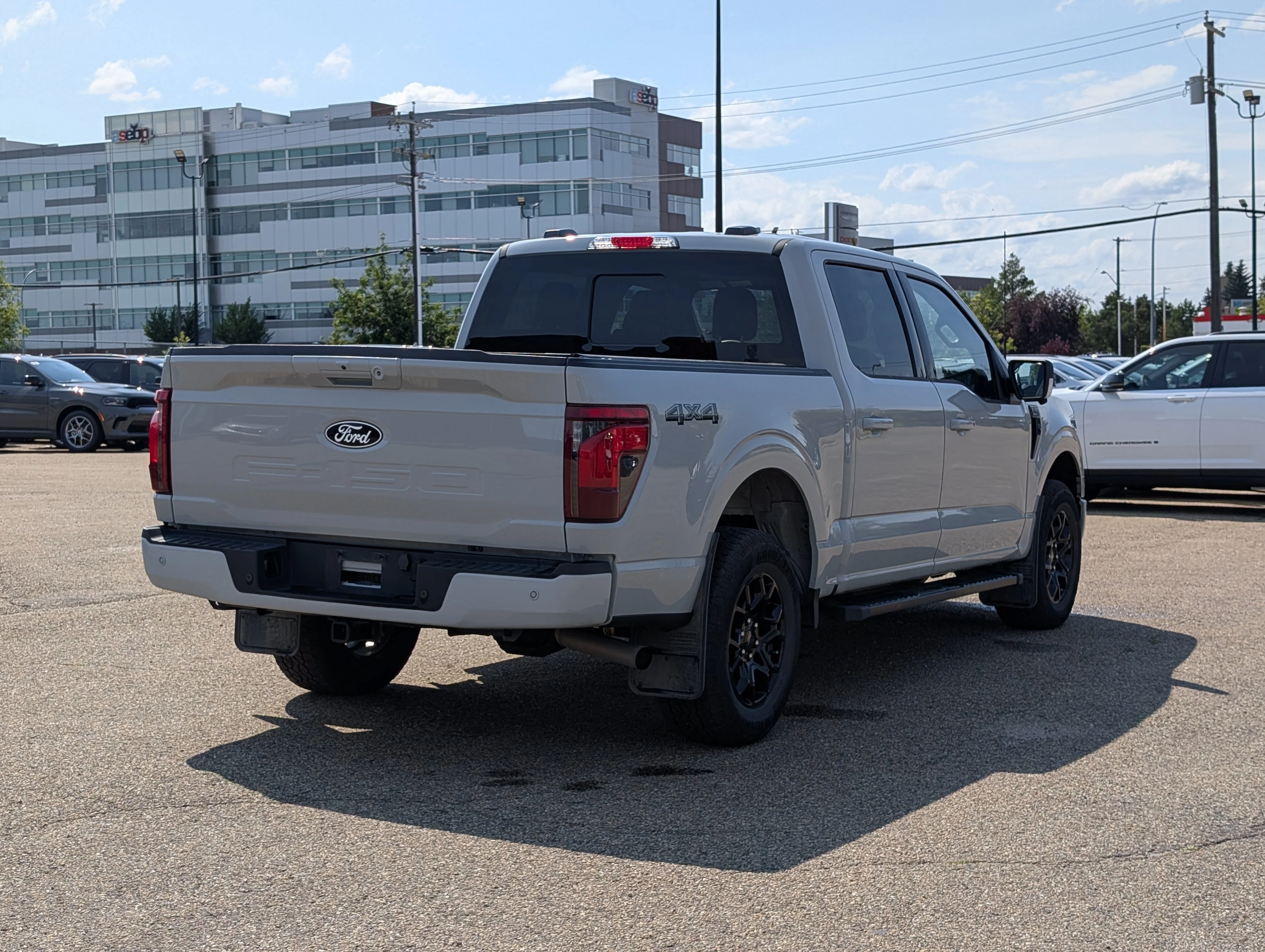Used 2024 Avalanche Ford XLT image 7